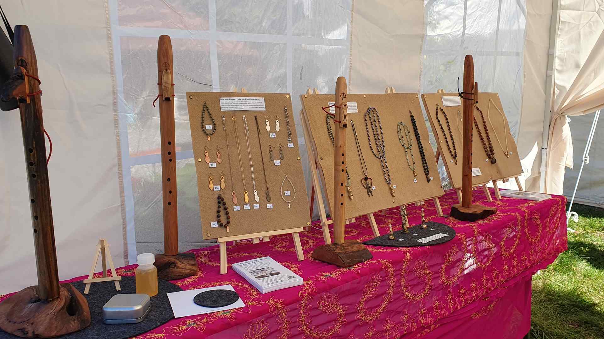 Marktstand für die Albflöten und meinen Schmuck Marktstand für die Albflöten und meinen Schmuck